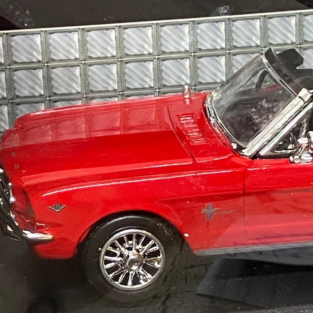Motor Max Diecast Model Car - Picture 2 of 5